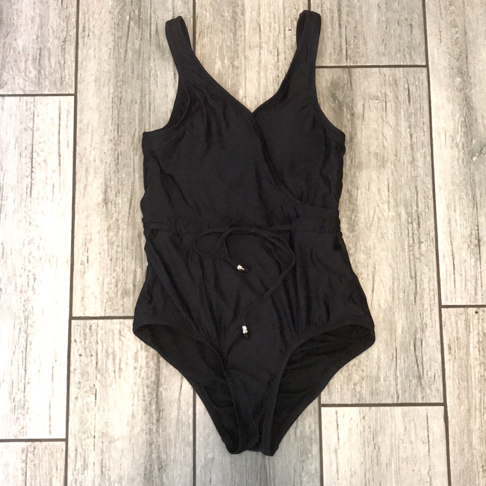 One piece baiting suit NWT